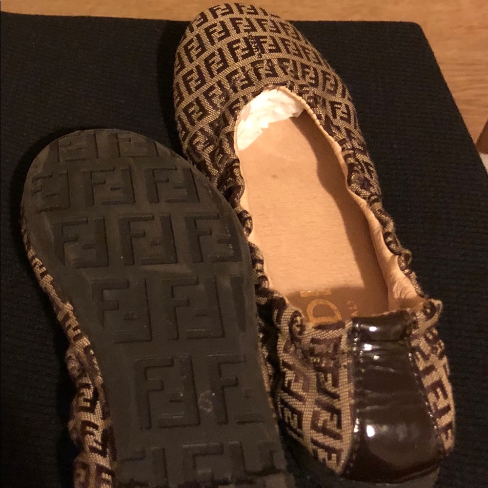 Kids Fendi flats authentic - Picture 4 of 6